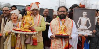 Video: London Spiritual Centre Pratishtha Mahotsav (24th Dec '18 - 3rd Jan '19)